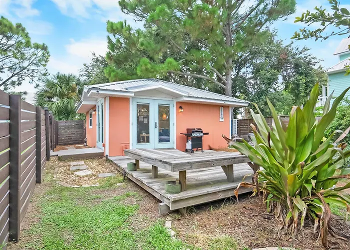 Coral Cottage, Stylish Studio Suite On Canal, Walkable To Beach, Private Parking