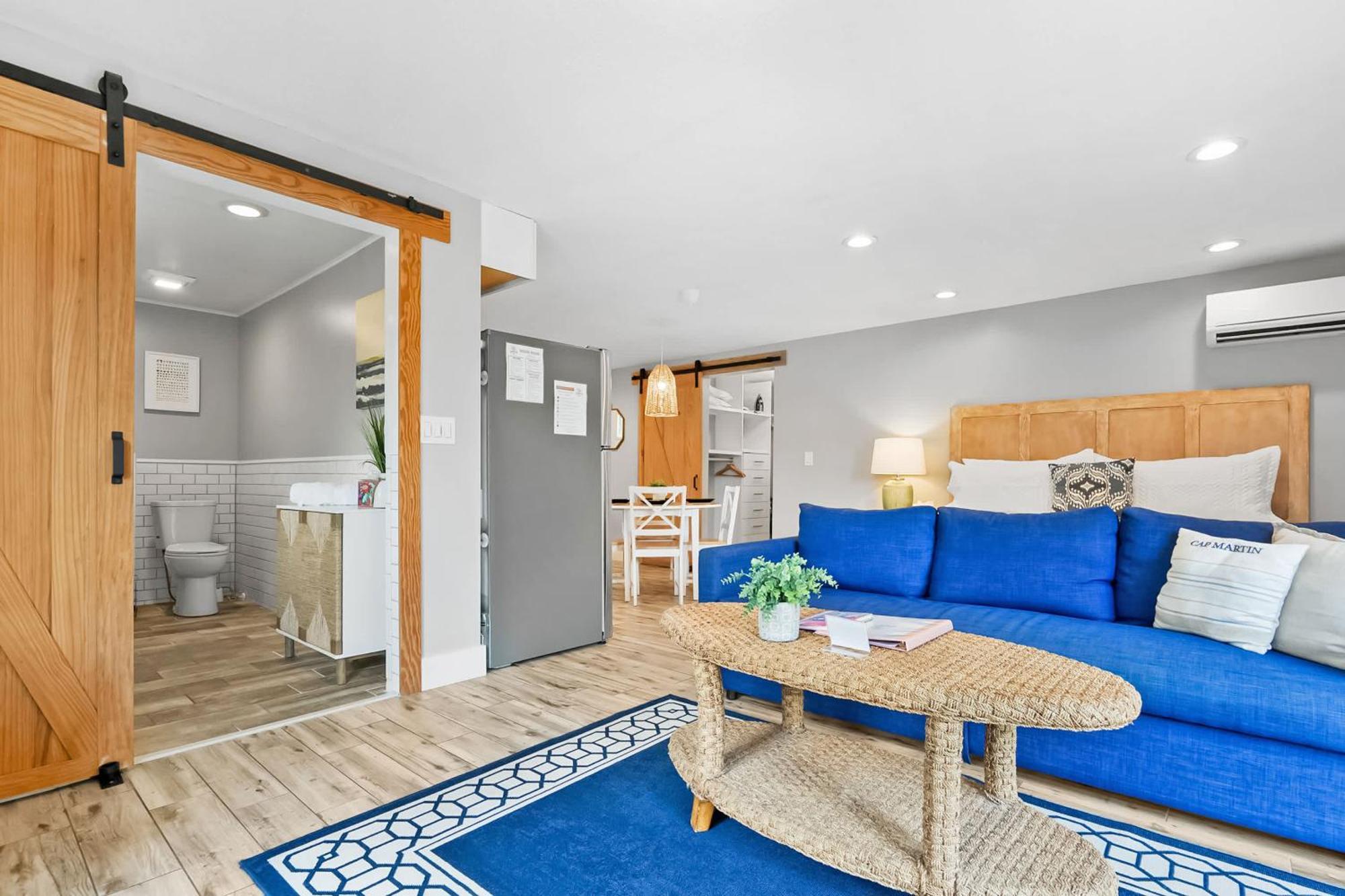 Coral Cottage, Stylish On Canal, Walkable To Beach, Private Parking St. Augustine